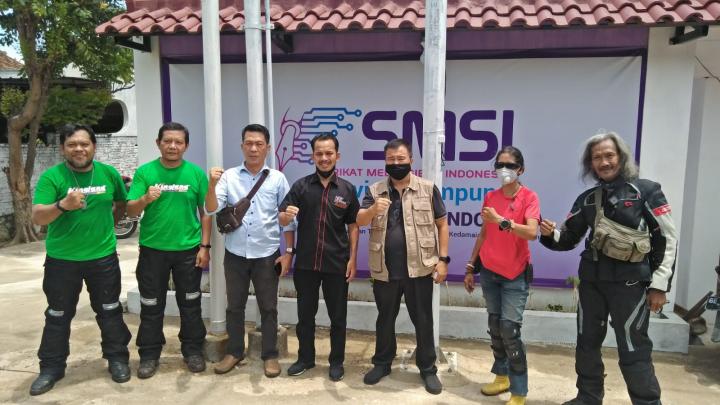 Empat Pengendara PWI Pusat Jelajahi Tanah Air Singgah di Kantor SMSI lampung 